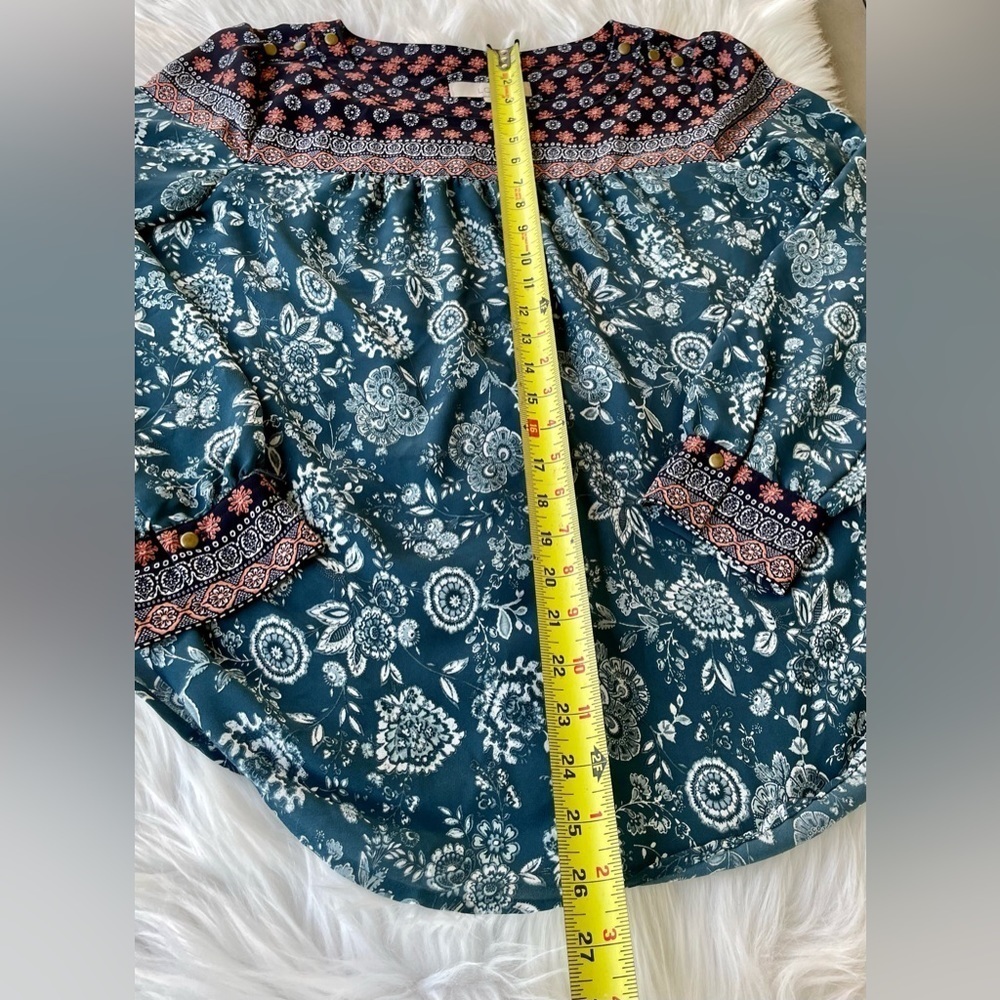 Loft - Patterned Blouse - Size Medium - image 2